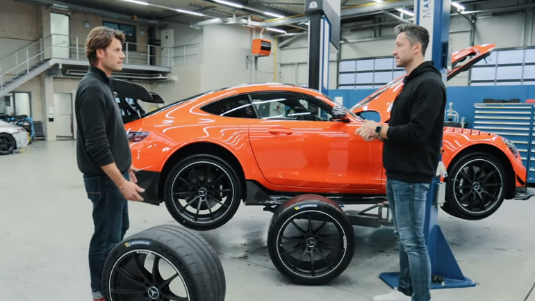 Άνοιξαν οι… κλειστές πόρτες για την Mercedes-AMG GT Black Series!